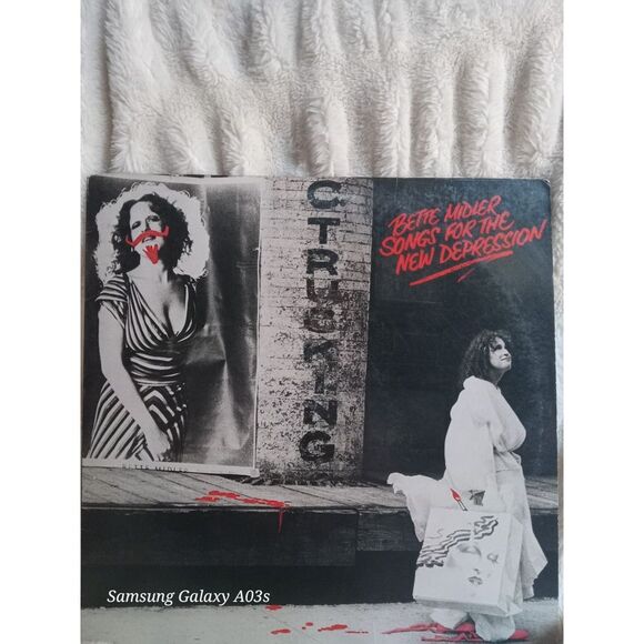 Three Vintage Vinyl Bette Midler Albums - Picture 12 of 12